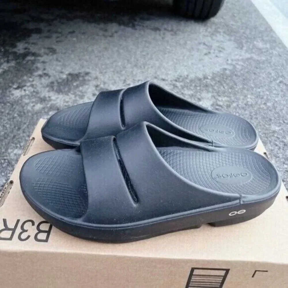OOFOS Ooahh Luxe Sandal Slide Black Waterproof EU 41 Womens US 10/ Mens US 8 - Picture 1 of 7
